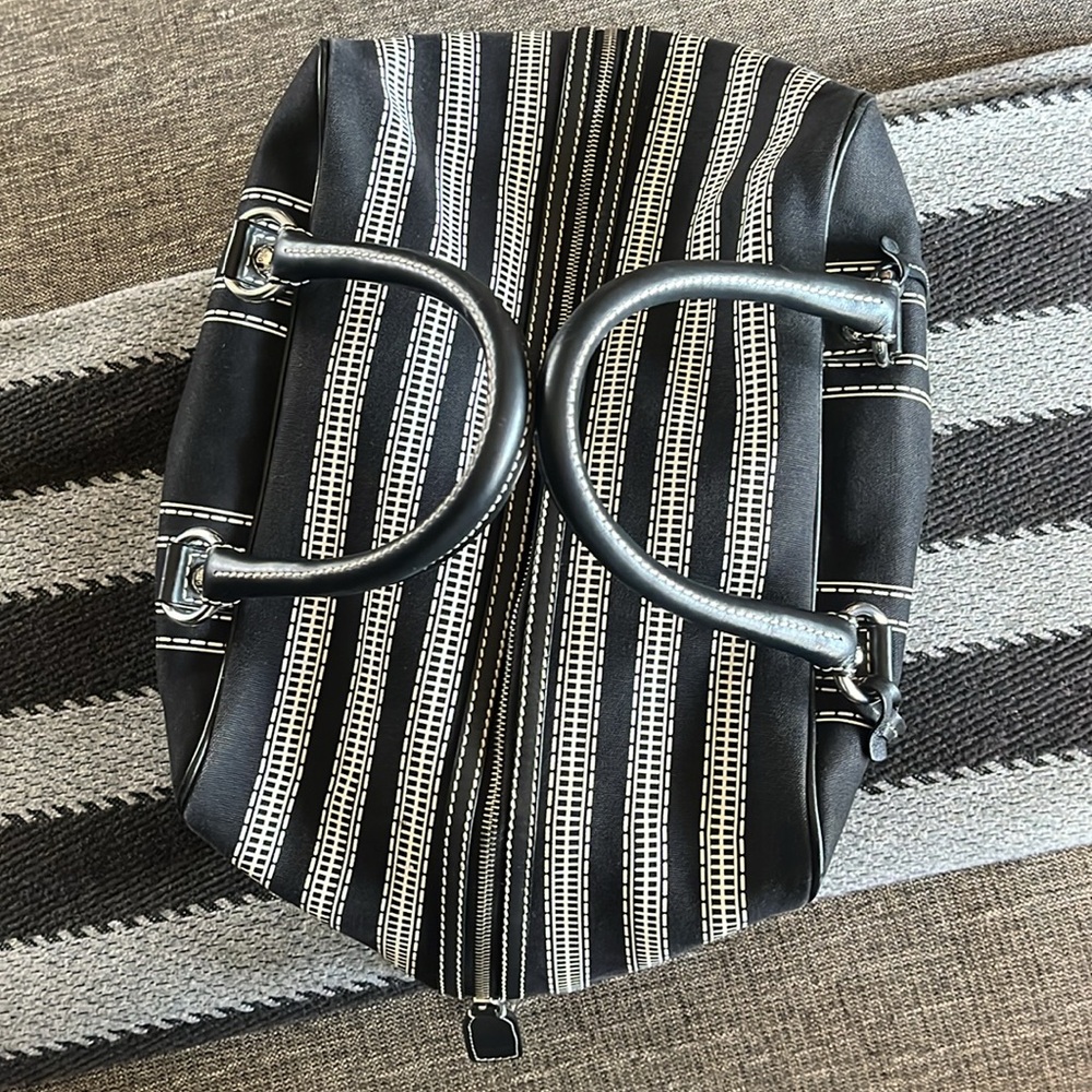 Dolce & Gabbana black duffle bag lock and key - Picture 6 of 11